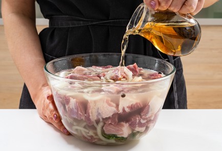 Фото шага рецепта Маринад для шашлыка с уксусом 189032 шаг 7  