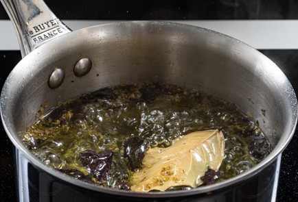 Фото шага рецепта Маринованная мойва 186383 шаг 3  