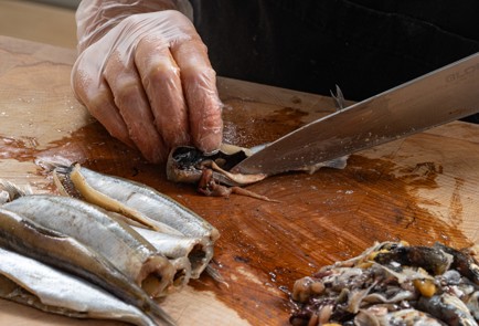 Фото шага рецепта Маринованная мойва 186383 шаг 4  