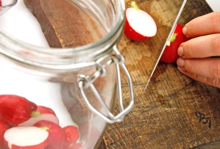 Фото шага рецепта Маринованный редис 29605 шаг 1