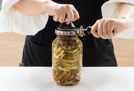 Фото шага рецепта Маринованные кабачки гриль 151335 шаг 1  