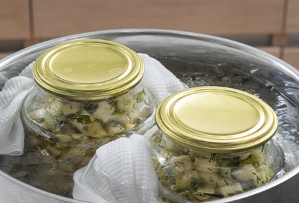 Фото шага рецепта Маринованные кабачки как грибы 174397 шаг 8  