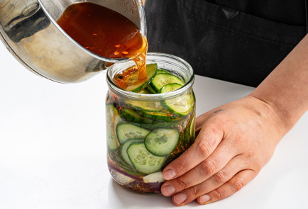 Фото шага рецепта Маринованные огурцы колечками 189118 шаг 8  