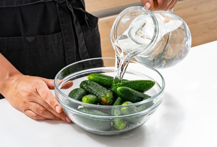 Фото шага рецепта Маринованные огурцы на зиму 189948 шаг 2  