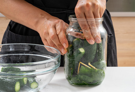 Фото шага рецепта Маринованные огурцы на зиму 189948 шаг 5  