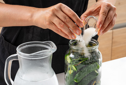 Фото шага рецепта Маринованные огурцы на зиму 189948 шаг 6  