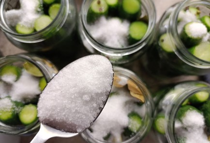 Фото шага рецепта Маринованные огурцы на зиму 190695 шаг 13  