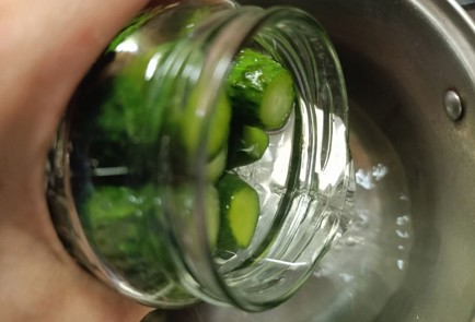 Фото шага рецепта Маринованные огурцы на зиму 190695 шаг 8  