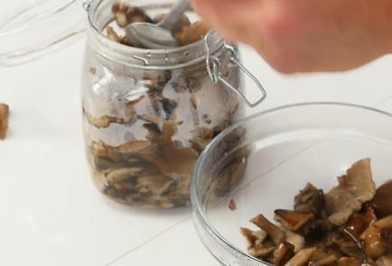 Фото шага рецепта Маринованные опята 94048 шаг 7  