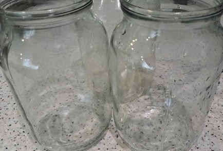 Фото шага рецепта Маринованные помидоры на зиму с чесноком 190226 шаг 3  