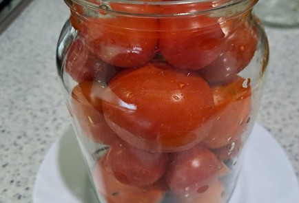 Фото шага рецепта Маринованные помидоры на зиму с чесноком 190226 шаг 5  