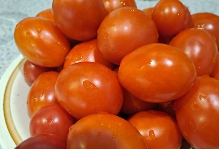 Фото шага рецепта Маринованные помидоры на зиму с перцем и луком 190224 шаг 2  