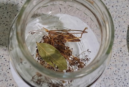 Фото шага рецепта Маринованные помидоры на зиму с перцем и луком 190224 шаг 4  