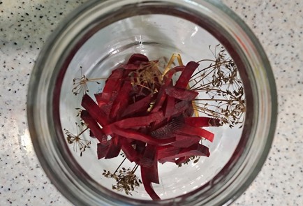 Фото шага рецепта Маринованные помидоры на зиму со свеклой 190225 шаг 5  