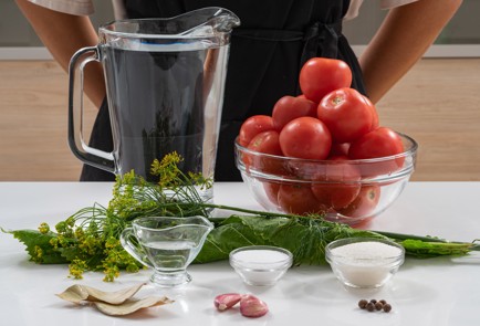 Фото шага рецепта Маринованные помидоры 174212 шаг 1  