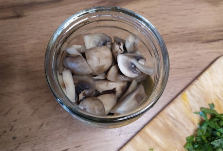 Фото шага рецепта Маринованные шампиньоны 189439 шаг 11  