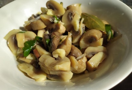 Фото шага рецепта Маринованные шампиньоны 189439 шаг 16  