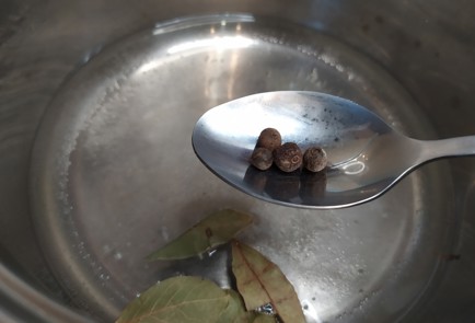 Фото шага рецепта Маринованные шампиньоны 189439 шаг 6  