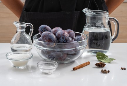 Фото шага рецепта Маринованные сливы 174646 шаг 1  