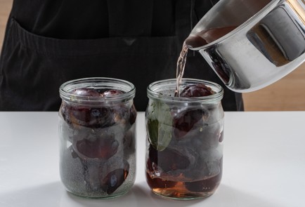 Фото шага рецепта Маринованные сливы 174646 шаг 9  