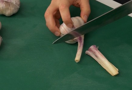 Фото шага рецепта Маринованный чеснок со свеклой 137101 шаг 2  