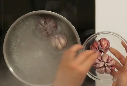 Фото шага рецепта Маринованный чеснок со свеклой 137101 шаг 4  