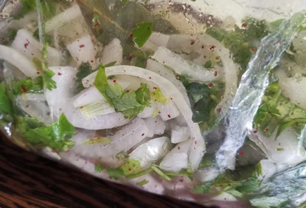 Фото шага рецепта Маринованный лук к шашлыку 189464 шаг 9  