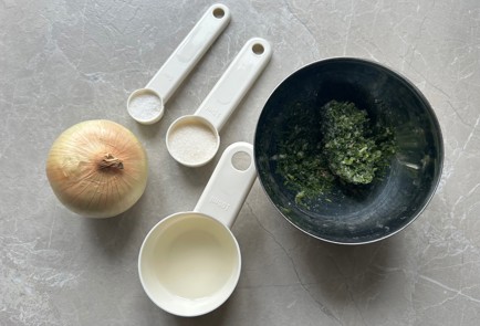 Фото шага рецепта Маринованный лук с укропом 189761 шаг 1