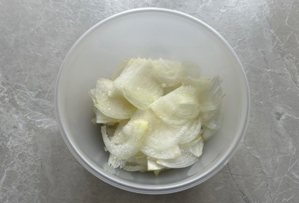 Фото шага рецепта Маринованный лук с укропом 189761 шаг 5