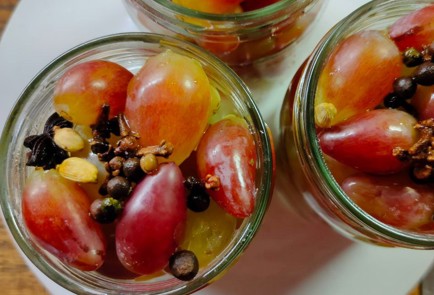 Фото шага рецепта Маринованный виноград на зиму 190052 шаг 11  