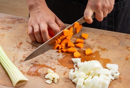 Фото шага рецепта Марокканский холодный суп из запеченных перцев с креветками 186655 шаг 4  