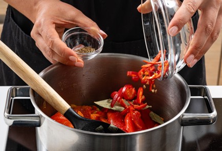 Фото шага рецепта Марокканский холодный суп из запеченных перцев с креветками 186655 шаг 7  