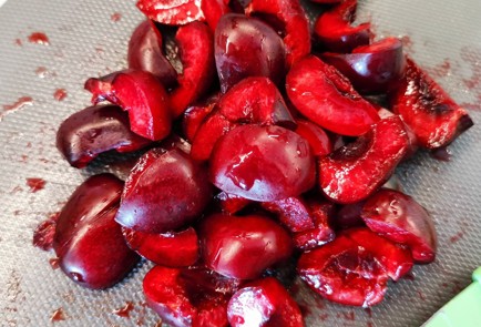 Фото шага рецепта Матча на кокосовом молоке с черешней 173902 шаг 4  