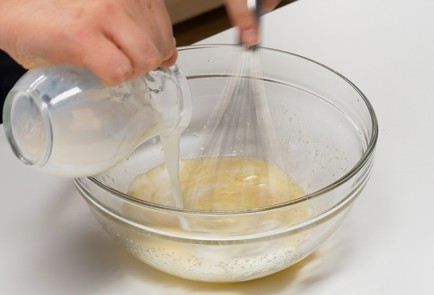 Фото шага рецепта Матчапанкейки с кокосовой сгущенкой 140582 шаг 3  