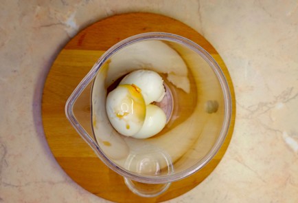 Фото шага рецепта Майонез на вареных яйцах 188074 шаг 4  