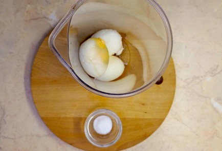 Фото шага рецепта Майонез на вареных яйцах 188074 шаг 5  