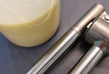 Фото шага рецепта Майонезный соус с чесноком 173347 шаг 11