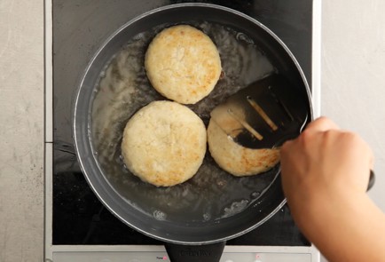 Фото шага рецепта Медальоны из щуки с маринадом из корнишонов 51221 шаг 7  