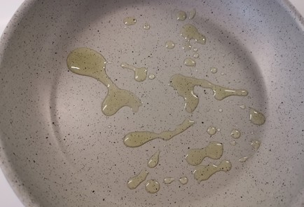 Фото шага рецепта Медальоны из свинины 190741 шаг 1  