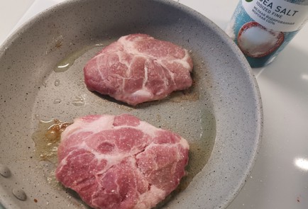 Фото шага рецепта Медальоны из свинины 190741 шаг 3  