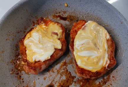 Фото шага рецепта Медальоны из свинины 190741 шаг 8  