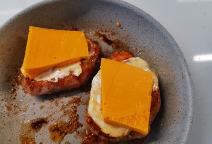 Фото шага рецепта Медальоны из свинины 190741 шаг 9  