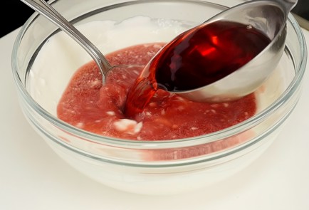 Фото шага рецепта Венгерская окрошка с вишней Чересньелевеш 93325 шаг 5  