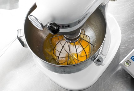 Фото шага рецепта Медовик 46974 шаг 2  