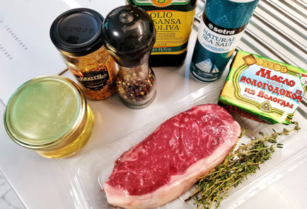 Фото шага рецепта Медовогорчичный стейк стриплойн из мраморной говядины 151493 шаг 1  