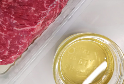 Фото шага рецепта Медовогорчичный стейк стриплойн из мраморной говядины 151493 шаг 3  