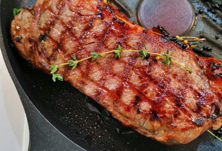 Фото шага рецепта Медовогорчичный стейк стриплойн из мраморной говядины 151493 шаг 9  