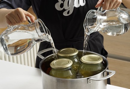 Фото шага рецепта Медовый компот с грушами и пряностями 152705 шаг 7  