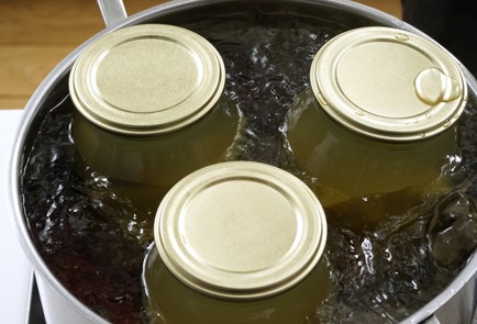 Фото шага рецепта Медовый компот с грушами и пряностями 152705 шаг 8  