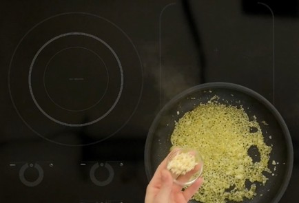 Фото шага рецепта Турецкая яичница менемен 114833 шаг 6  